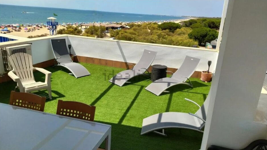 Terraza privada 60m2 con fregadero, frigorífico, menaje